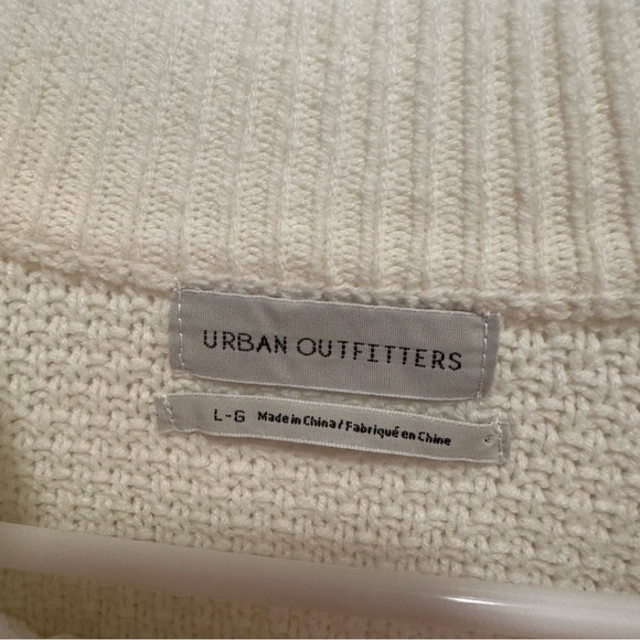Urban Outfitters Cream Cableknit Sweater Size Large - Picture 4 of 7